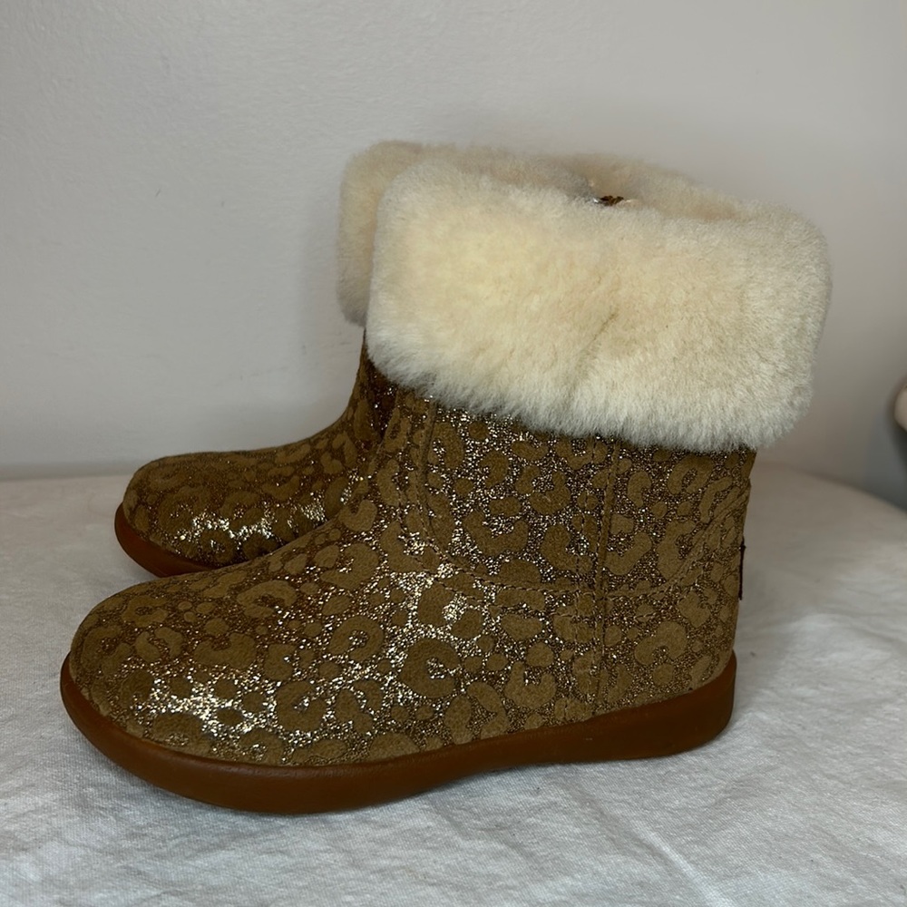 UGGS toddler boots for girls size 8 sparkle cheetah print